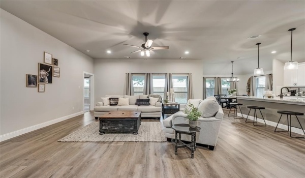 4803 Enclave Drive, Sanger, TX 76266, 3 Habitaciones Habitaciones , ,2 BañosBaños,Residential,En Venta,4803 Enclave Drive,20664308