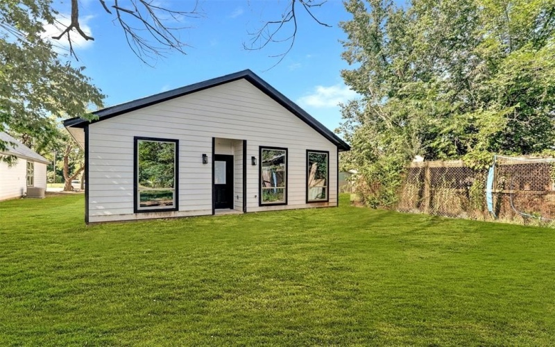 705 E Hanna Street, Denison, TX 75021, 3 Bedrooms Bedrooms, ,2 BathroomsBathrooms,Residential,For Sale,705 E Hanna Street,20665945