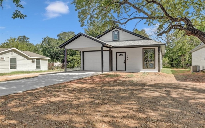 705 E Hanna Street, Denison, TX 75021, 3 Bedrooms Bedrooms, ,2 BathroomsBathrooms,Residential,For Sale,705 E Hanna Street,20665945