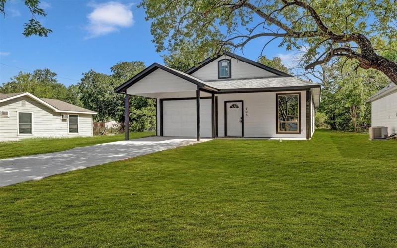 705 E Hanna Street, Denison, TX 75021, 3 Bedrooms Bedrooms, ,2 BathroomsBathrooms,Residential,For Sale,705 E Hanna Street,20665945