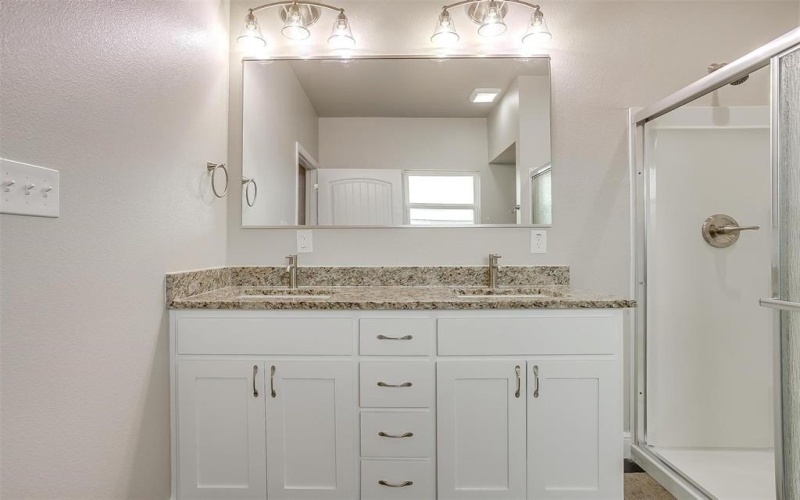 30 Frost LN, Mineral Wells, TX 76067, 16 Habitaciones Habitaciones , ,8 BañosBaños,Residential Multi Family,En Venta,30 Frost LN,20679877