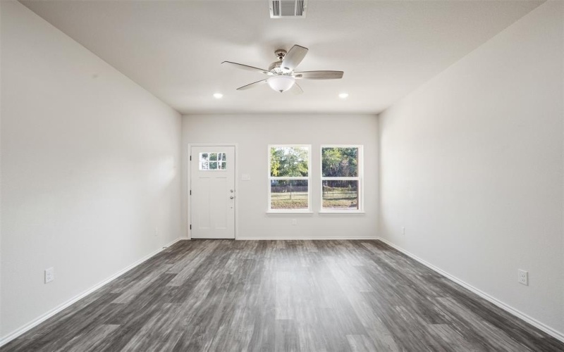 715 Robbins Street, Cleburne, TX 76031, 3 Bedrooms Bedrooms, ,2 BathroomsBathrooms,Residential,For Sale,715 Robbins Street,20681143