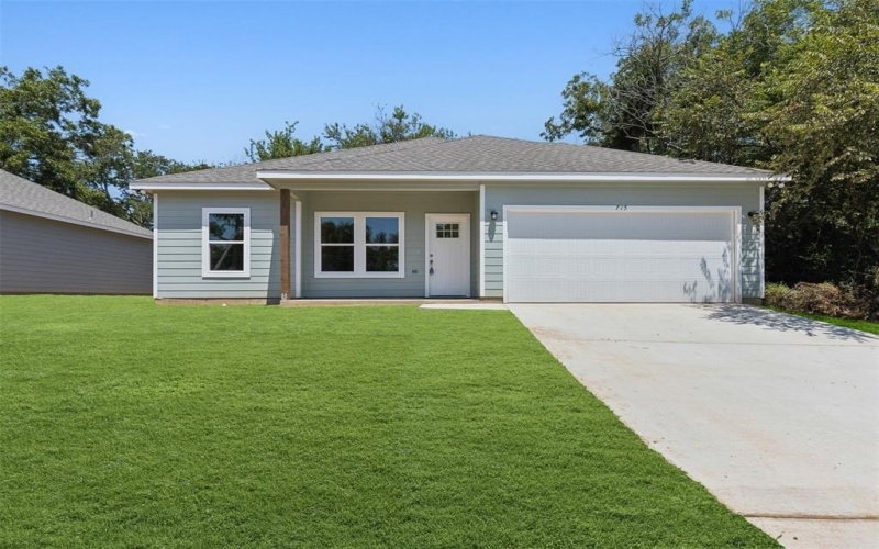 715 Robbins Street, Cleburne, TX 76031, 3 Bedrooms Bedrooms, ,2 BathroomsBathrooms,Residential,For Sale,715 Robbins Street,20681143