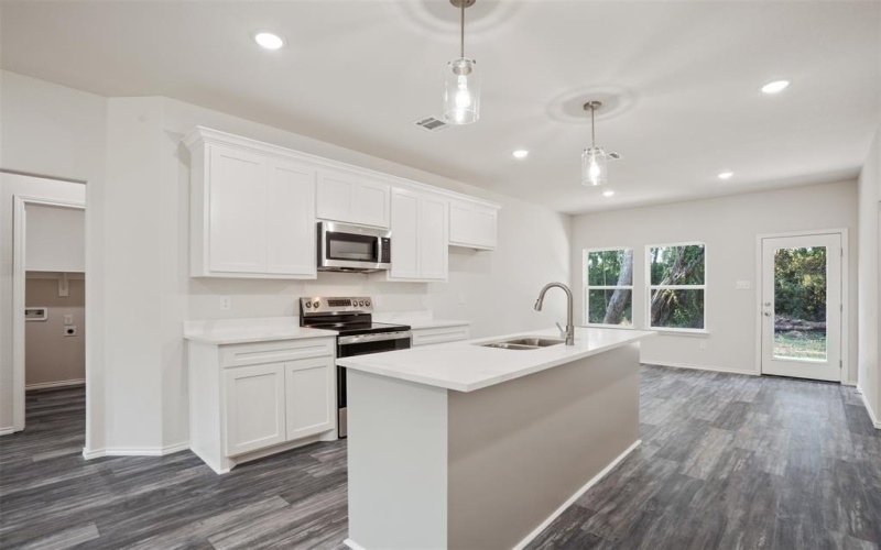 715 Robbins Street, Cleburne, TX 76031, 3 Bedrooms Bedrooms, ,2 BathroomsBathrooms,Residential,For Sale,715 Robbins Street,20681143