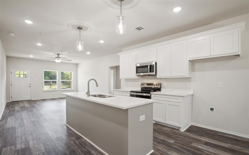 715 Robbins Street, Cleburne, TX 76031, 3 Bedrooms Bedrooms, ,2 BathroomsBathrooms,Residential,For Sale,715 Robbins Street,20681143