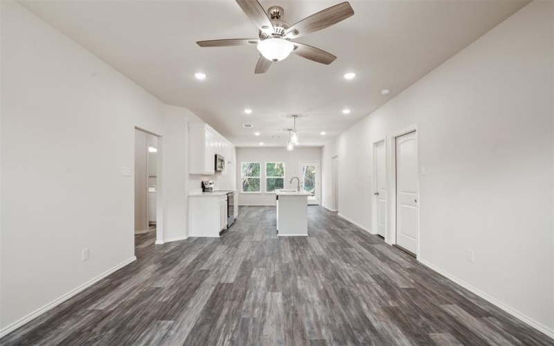 715 Robbins Street, Cleburne, TX 76031, 3 Bedrooms Bedrooms, ,2 BathroomsBathrooms,Residential,For Sale,715 Robbins Street,20681143