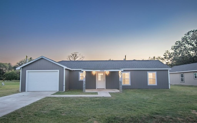 103 Eras Crossing, Trinidad, TX 75163, 3 Bedrooms Bedrooms, ,3 BathroomsBathrooms,Residential,For Sale,103 Eras Crossing,20682142