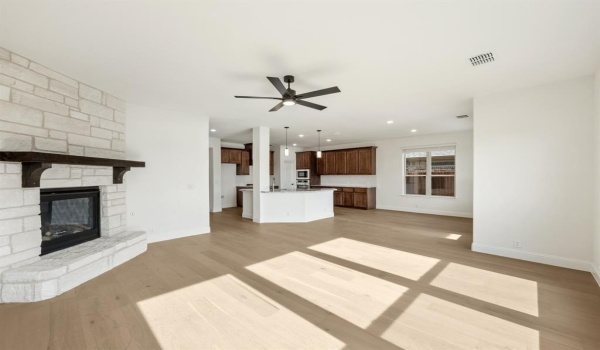 136 Greenback Trail, Fort Worth, TX 76131, 5 Habitaciones Habitaciones , ,3 BañosBaños,Residential,En Venta,136 Greenback Trail,20682298