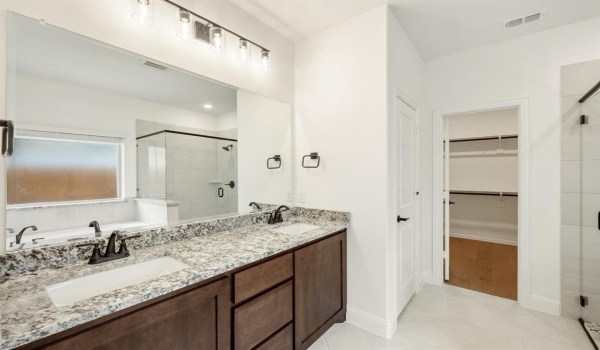 136 Greenback Trail, Fort Worth, TX 76131, 5 Habitaciones Habitaciones , ,3 BañosBaños,Residential,En Venta,136 Greenback Trail,20682298