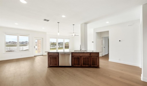 136 Greenback Trail, Fort Worth, TX 76131, 5 Habitaciones Habitaciones , ,3 BañosBaños,Residential,En Venta,136 Greenback Trail,20682298