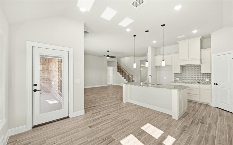 403 Crystal Lake Lane, Red Oak, TX 75154, 4 Habitaciones Habitaciones , ,3 BañosBaños,Residential,En Venta,403 Crystal Lake Lane,20702830