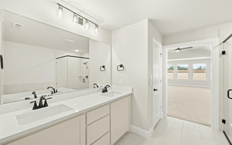 403 Crystal Lake Lane, Red Oak, TX 75154, 4 Habitaciones Habitaciones , ,3 BañosBaños,Residential,En Venta,403 Crystal Lake Lane,20702830