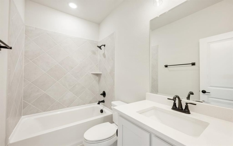 423 Crystal Lake Lane, Red Oak, TX 75154, 5 Habitaciones Habitaciones , ,5 BañosBaños,Residential,En Venta,423 Crystal Lake Lane,20703004