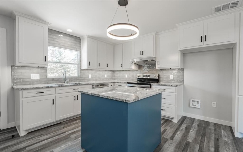 304 Pine Street, Seven Points, TX 75143, 3 Bedrooms Bedrooms, ,2 BathroomsBathrooms,Residential,For Sale,304 Pine Street,20703158