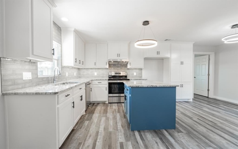 304 Pine Street, Seven Points, TX 75143, 3 Bedrooms Bedrooms, ,2 BathroomsBathrooms,Residential,For Sale,304 Pine Street,20703158