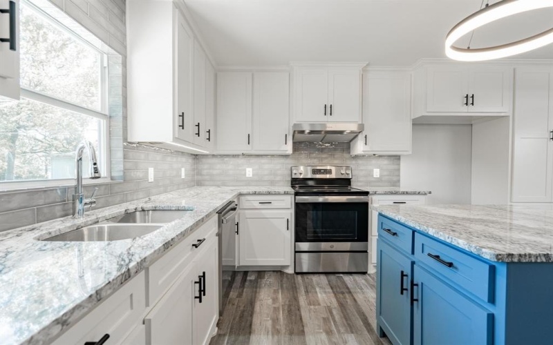 304 Pine Street, Seven Points, TX 75143, 3 Bedrooms Bedrooms, ,2 BathroomsBathrooms,Residential,For Sale,304 Pine Street,20703158