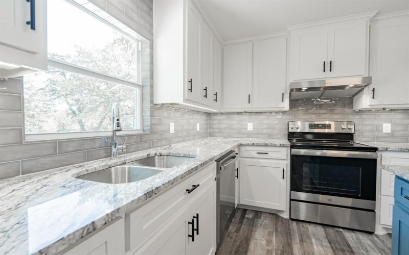 304 Pine Street, Seven Points, TX 75143, 3 Bedrooms Bedrooms, ,2 BathroomsBathrooms,Residential,For Sale,304 Pine Street,20703158