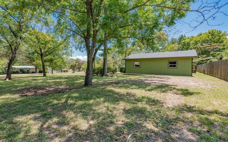 304 Pine Street, Seven Points, TX 75143, 3 Bedrooms Bedrooms, ,2 BathroomsBathrooms,Residential,For Sale,304 Pine Street,20703158