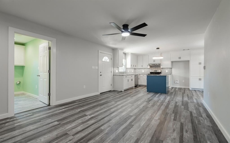 304 Pine Street, Seven Points, TX 75143, 3 Bedrooms Bedrooms, ,2 BathroomsBathrooms,Residential,For Sale,304 Pine Street,20703158