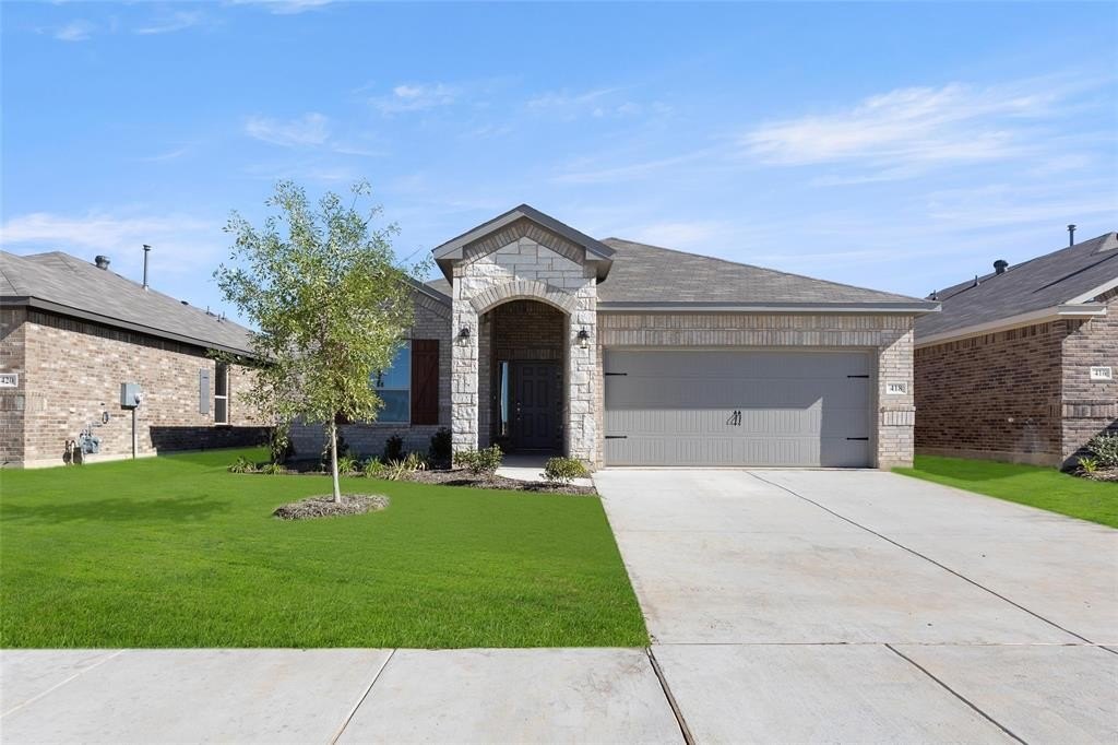 418 Comanche Drive, Cleburne, TX 76033, 3 Habitaciones Habitaciones , ,2 BañosBaños,Residential,En Venta,418 Comanche Drive,20703837