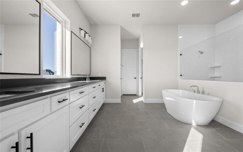 14441 Walsh Avenue, Fort Worth, TX 76008, 4 Habitaciones Habitaciones , ,3 BañosBaños,Residential,En Venta,14441 Walsh Avenue,20706321