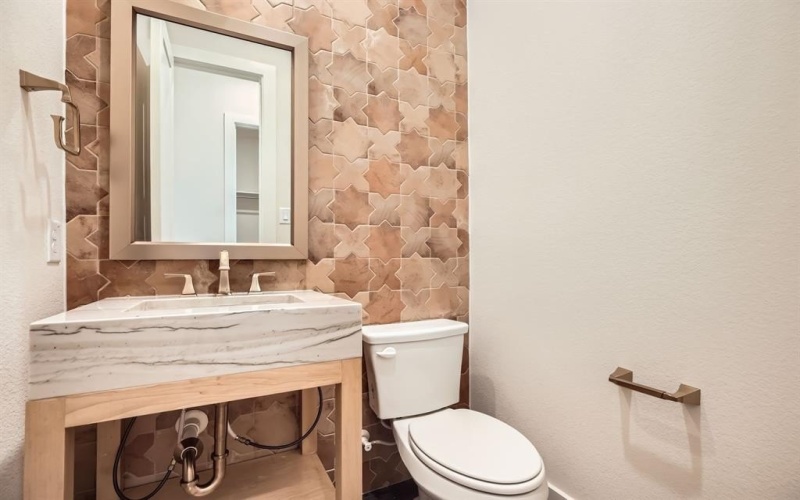 8725 Edgewater Drive, The Colony, TX 75056, 5 Habitaciones Habitaciones , ,6 BañosBaños,Residential,En Venta,8725 Edgewater Drive,20707038