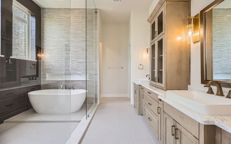 8725 Edgewater Drive, The Colony, TX 75056, 5 Habitaciones Habitaciones , ,6 BañosBaños,Residential,En Venta,8725 Edgewater Drive,20707038