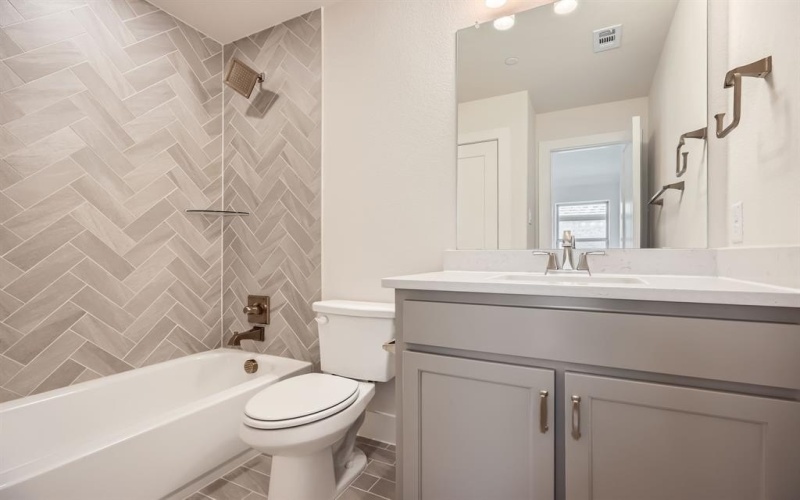 8725 Edgewater Drive, The Colony, TX 75056, 5 Habitaciones Habitaciones , ,6 BañosBaños,Residential,En Venta,8725 Edgewater Drive,20707038