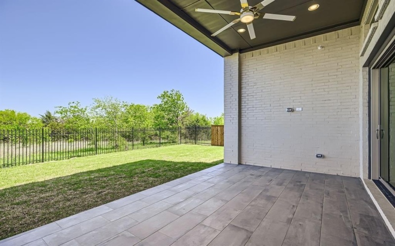 8725 Edgewater Drive, The Colony, TX 75056, 5 Habitaciones Habitaciones , ,6 BañosBaños,Residential,En Venta,8725 Edgewater Drive,20707038