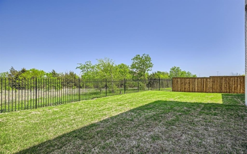 8725 Edgewater Drive, The Colony, TX 75056, 5 Habitaciones Habitaciones , ,6 BañosBaños,Residential,En Venta,8725 Edgewater Drive,20707038