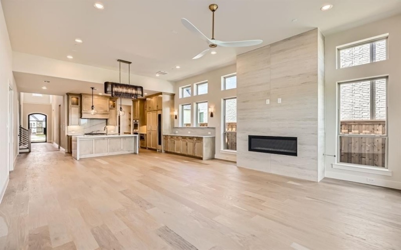 8725 Edgewater Drive, The Colony, TX 75056, 5 Habitaciones Habitaciones , ,6 BañosBaños,Residential,En Venta,8725 Edgewater Drive,20707038