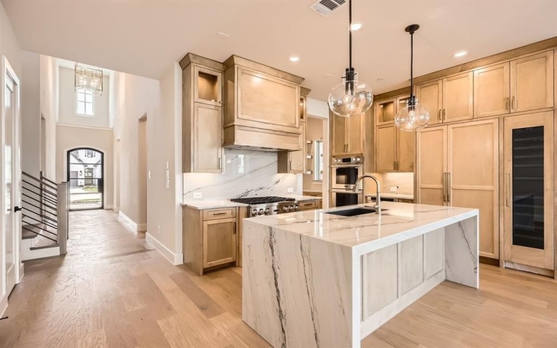 8725 Edgewater Drive, The Colony, TX 75056, 5 Habitaciones Habitaciones , ,6 BañosBaños,Residential,En Venta,8725 Edgewater Drive,20707038