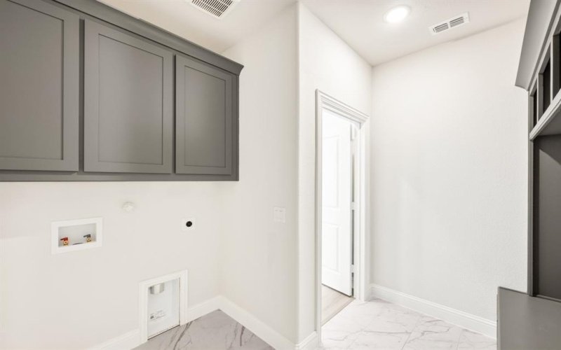 443 Crystal Lake Lane, Red Oak, TX 75154, 4 Habitaciones Habitaciones , ,3 BañosBaños,Residential,En Venta,443 Crystal Lake Lane,20707110