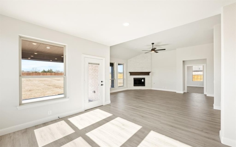 443 Crystal Lake Lane, Red Oak, TX 75154, 4 Habitaciones Habitaciones , ,3 BañosBaños,Residential,En Venta,443 Crystal Lake Lane,20707110