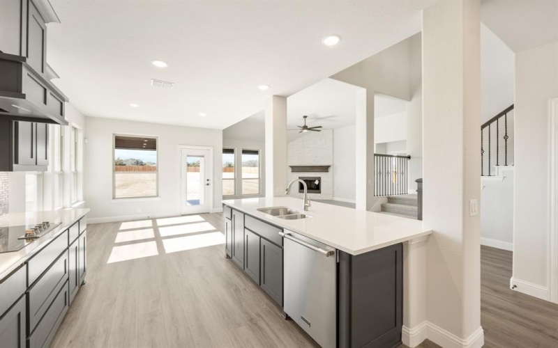 443 Crystal Lake Lane, Red Oak, TX 75154, 4 Habitaciones Habitaciones , ,3 BañosBaños,Residential,En Venta,443 Crystal Lake Lane,20707110