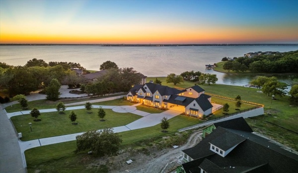9 Meadowlake Drive, Heath, TX 75032, 5 Bedrooms Bedrooms, ,6 BathroomsBathrooms,Residential,For Sale,9 Meadowlake Drive,20708750