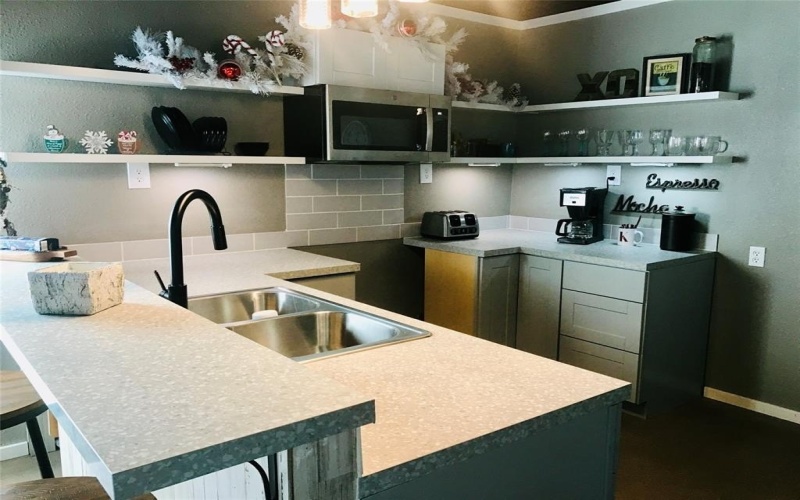 154 Yosemite Drive, Whitney, TX 76692, 1 Bedroom Bedrooms, ,1 BathroomBathrooms,Residential,For Sale,154 Yosemite Drive,20691811