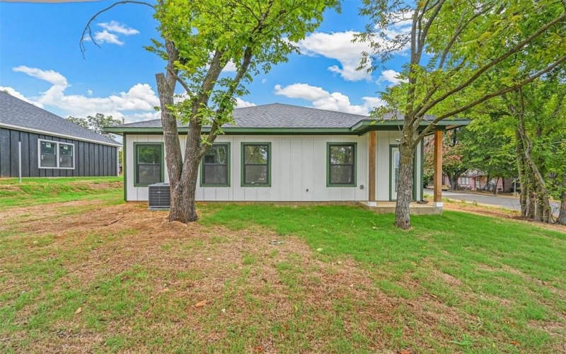 730 E Walker Street, Denison, TX 75021, 3 Bedrooms Bedrooms, ,2 BathroomsBathrooms,Residential,For Sale,730 E Walker Street,20692155