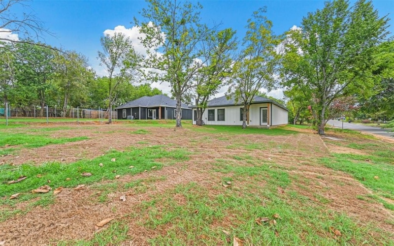 730 E Walker Street, Denison, TX 75021, 3 Bedrooms Bedrooms, ,2 BathroomsBathrooms,Residential,For Sale,730 E Walker Street,20692155