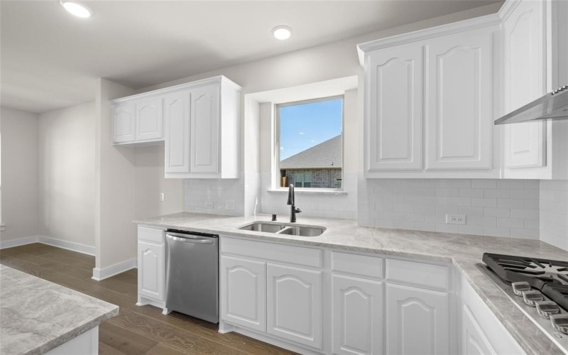 305 Tradd Street, Glenn Heights, TX 75154, 5 Habitaciones Habitaciones , ,5 BañosBaños,Residential,En Venta,305 Tradd Street,20693201