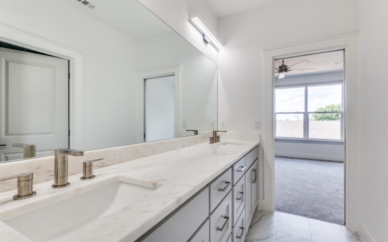 6631 Tyree Street, Dallas, TX 75209, 6 Habitaciones Habitaciones , ,5 BañosBaños,Residential Lease,En Alquiler,6631 Tyree Street,20710976