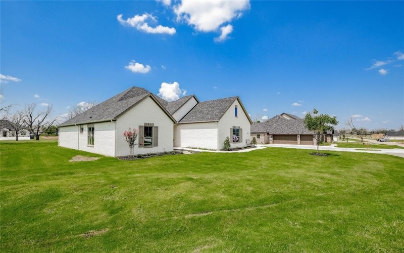 2719 Village Road, Granbury, TX 76049, 4 Bedrooms Bedrooms, ,3 BathroomsBathrooms,Residential,For Sale,2719 Village Road,20694332