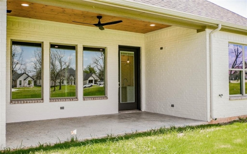 2719 Village Road, Granbury, TX 76049, 4 Bedrooms Bedrooms, ,3 BathroomsBathrooms,Residential,For Sale,2719 Village Road,20694332