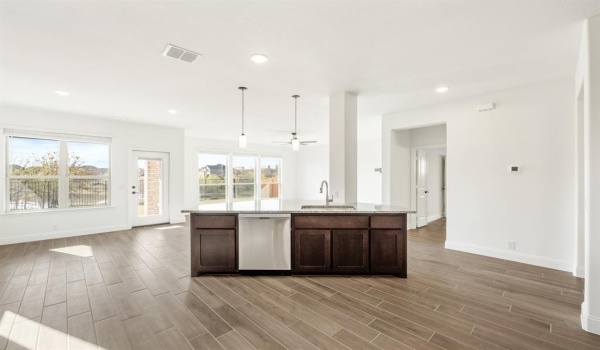 112 Greenback Trail, Fort Worth, TX 76131, 5 Habitaciones Habitaciones , ,3 BañosBaños,Residential,En Venta,112 Greenback Trail,20711274