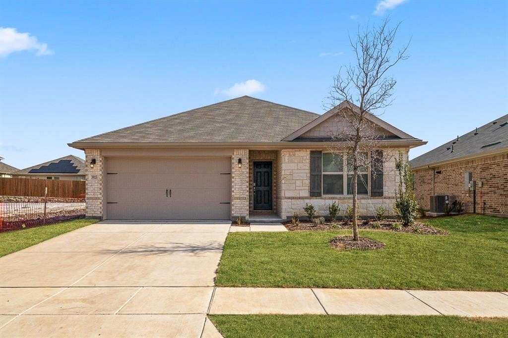 3915 Condor Drive, Crandall, TX 75114, 3 Bedrooms Bedrooms, ,2 BathroomsBathrooms,Residential,For Sale,3915 Condor Drive,20694705