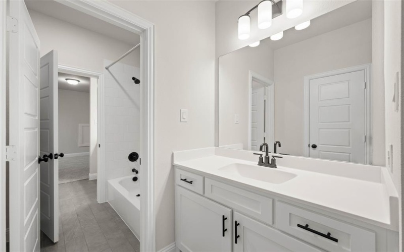 2406 Rockwood Lane, Mansfield, TX 76063, 4 Habitaciones Habitaciones , ,5 BañosBaños,Residential,En Venta,2406 Rockwood Lane,20712051