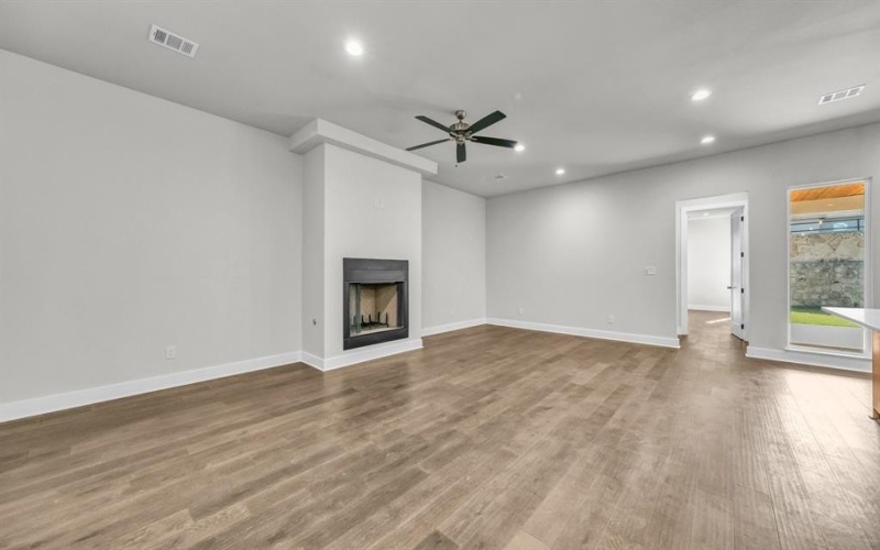 916 Eldorado Street, Weatherford, TX 76086, 4 Bedrooms Bedrooms, ,3 BathroomsBathrooms,Residential,For Sale,916 Eldorado Street,20695476