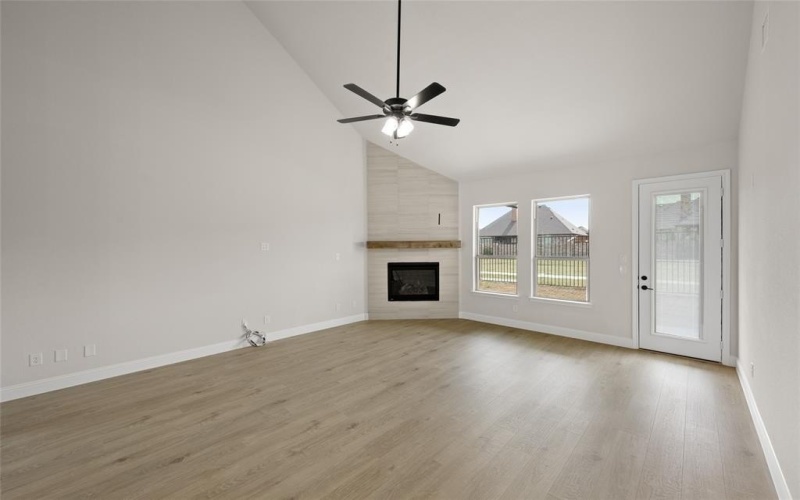 217 Allegheny Drive, Burleson, TX 76028, 4 Habitaciones Habitaciones , ,3 BañosBaños,Residential,En Venta,217 Allegheny Drive,20712672