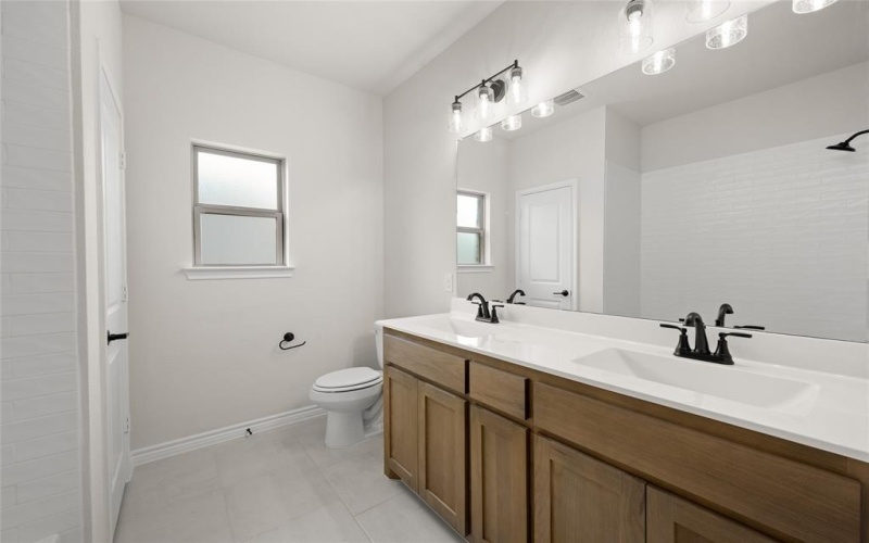 217 Allegheny Drive, Burleson, TX 76028, 4 Habitaciones Habitaciones , ,3 BañosBaños,Residential,En Venta,217 Allegheny Drive,20712672