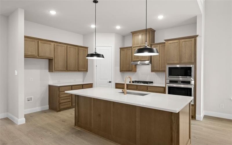 217 Allegheny Drive, Burleson, TX 76028, 4 Habitaciones Habitaciones , ,3 BañosBaños,Residential,En Venta,217 Allegheny Drive,20712672